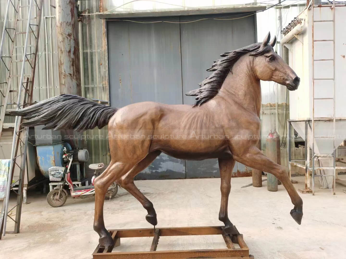 bronze horse sculpture