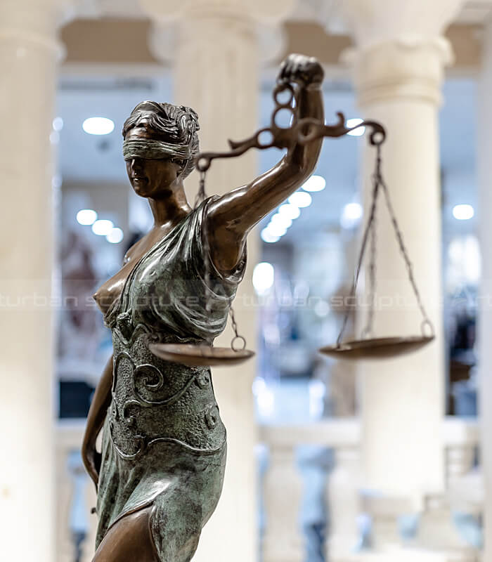 blind lady justice statue 