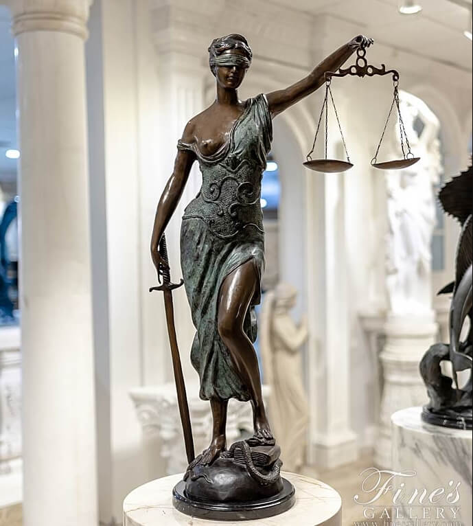 blind lady justice statue 