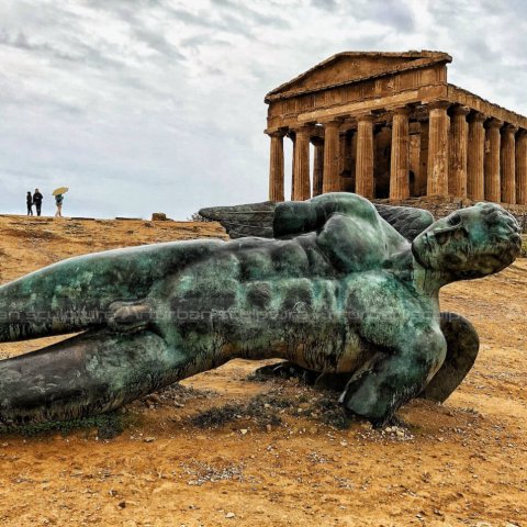 greek statues with wings