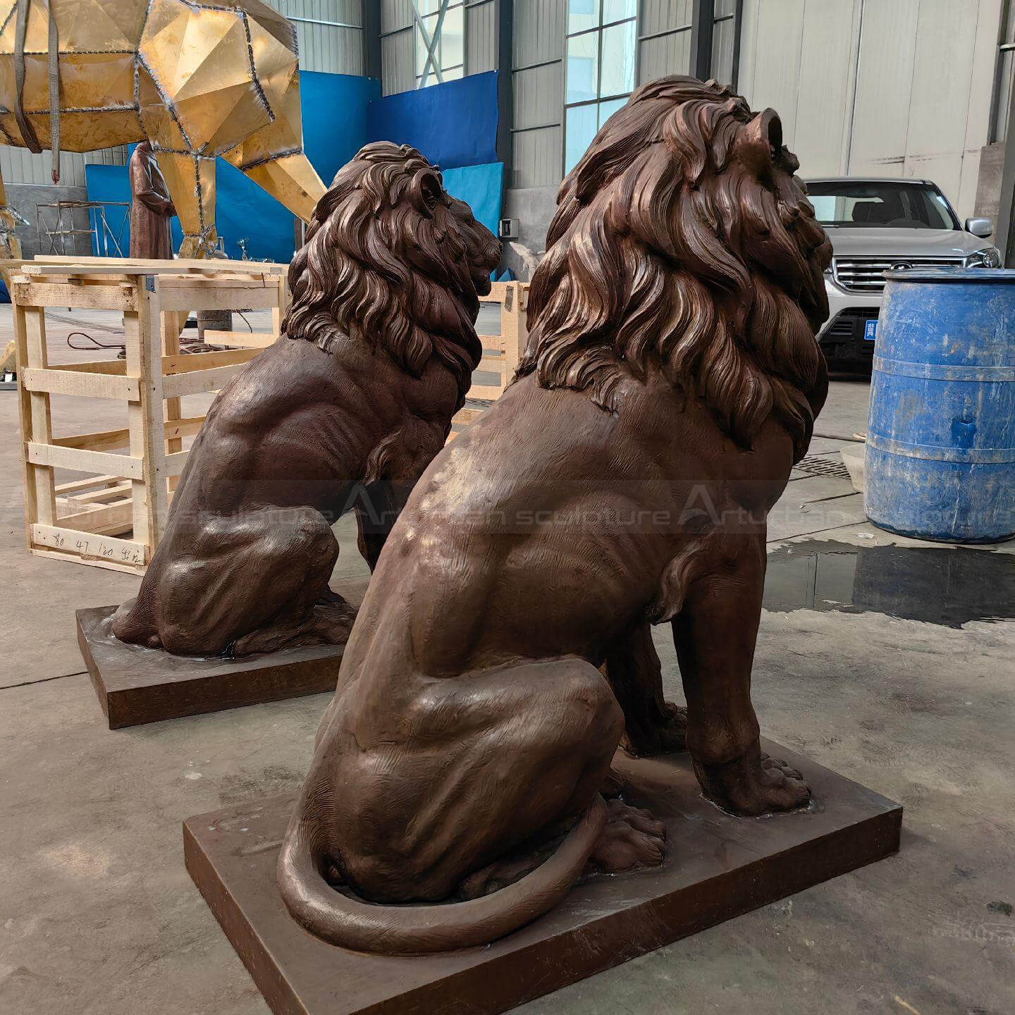 life size lion sculpture