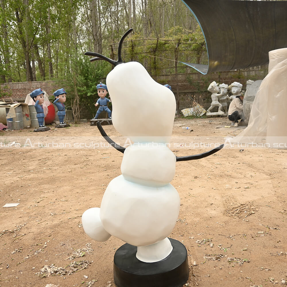 olaf disney sculpture