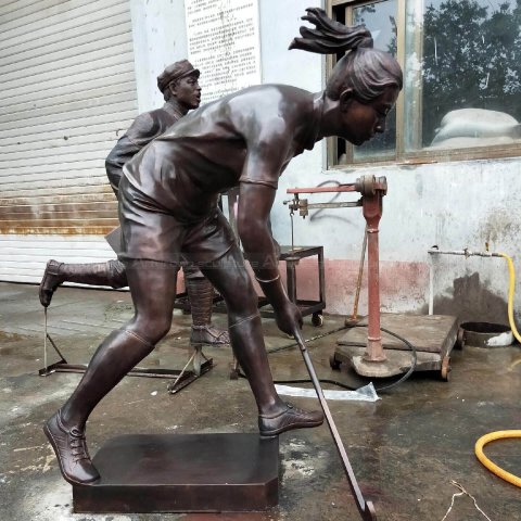 Metal Golfer Sculpture