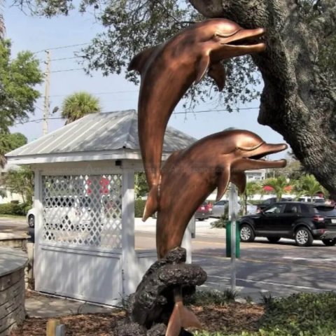 Dolphin Yard Statue