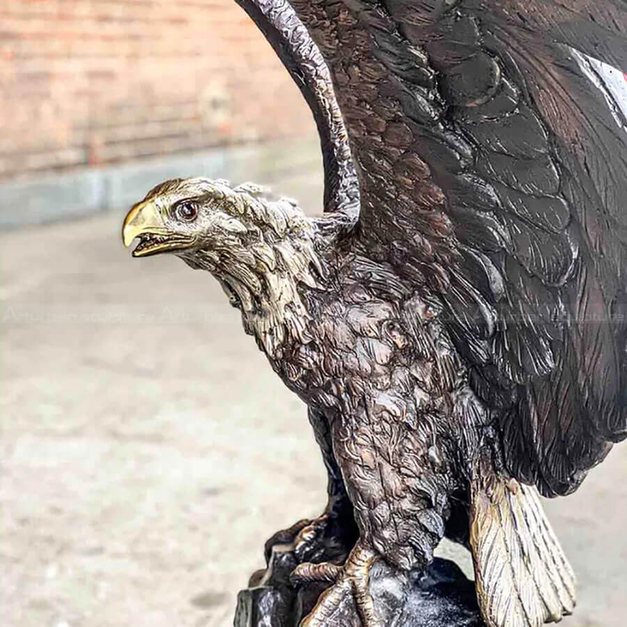 american bald eagle sculpture