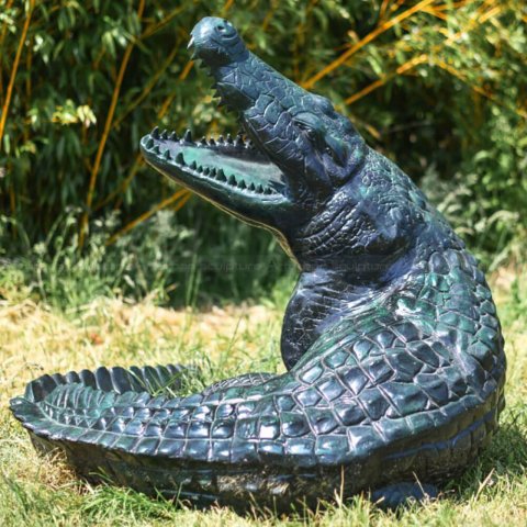 Alligator Lawn Statue