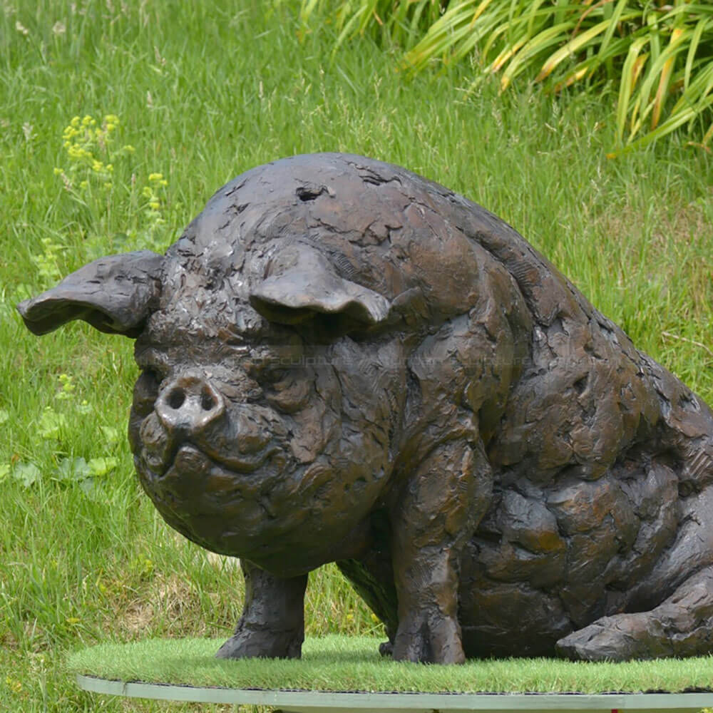 Sitting Pig Statue