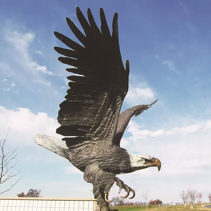 Bald Eagle Yard Statue