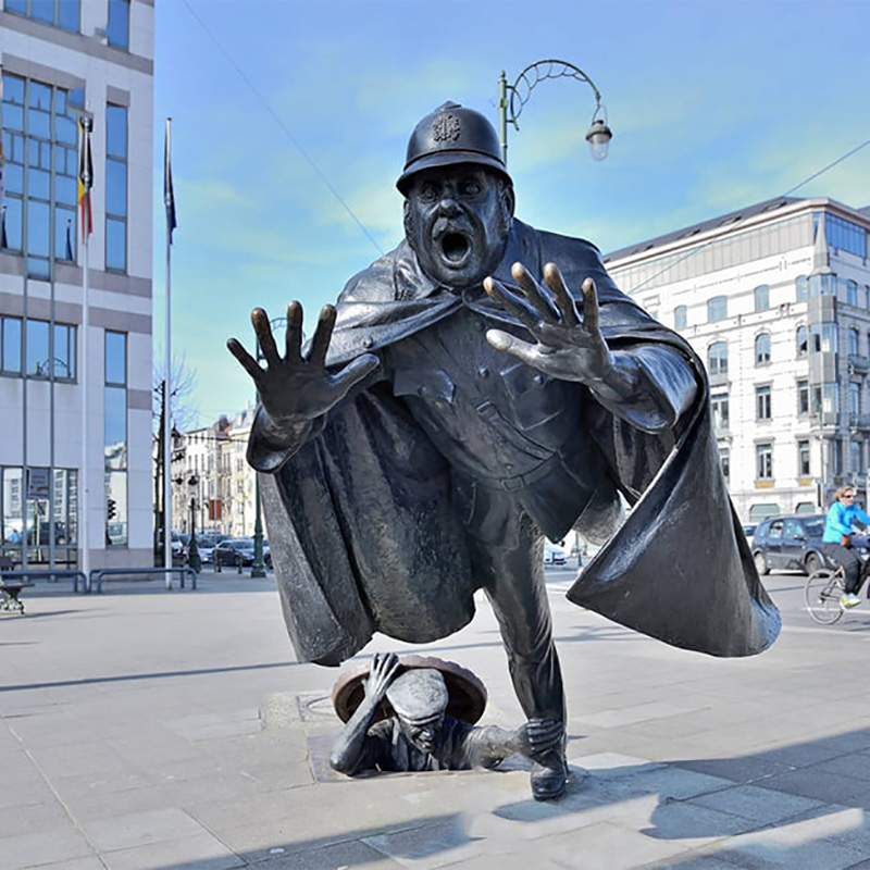 De Vaartkapoen Statue