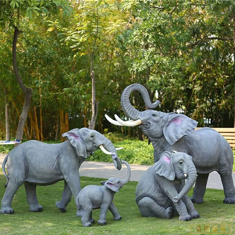 Elephant Family Statue