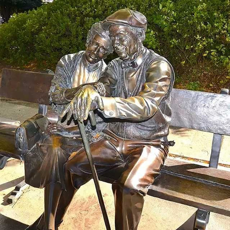 Old Couple Garden Statue