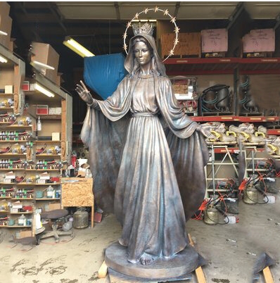 making color of mary statue