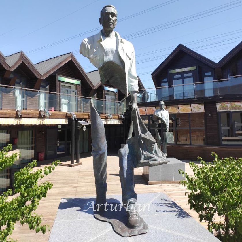 Bruno Catalano sculpture