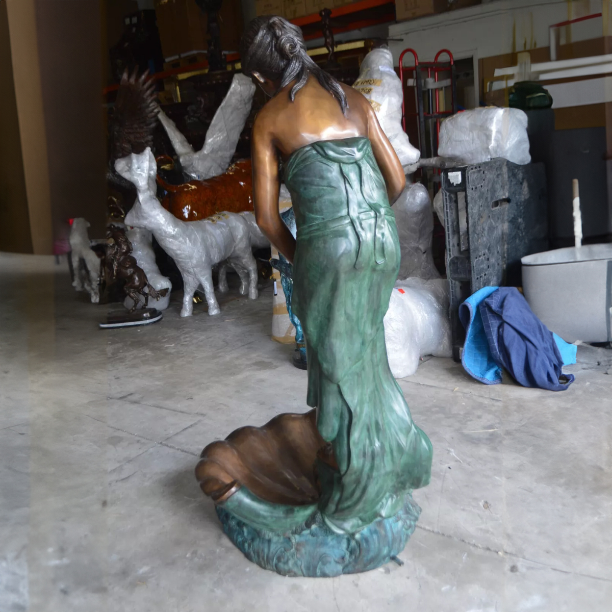 Lady With Pot Statue