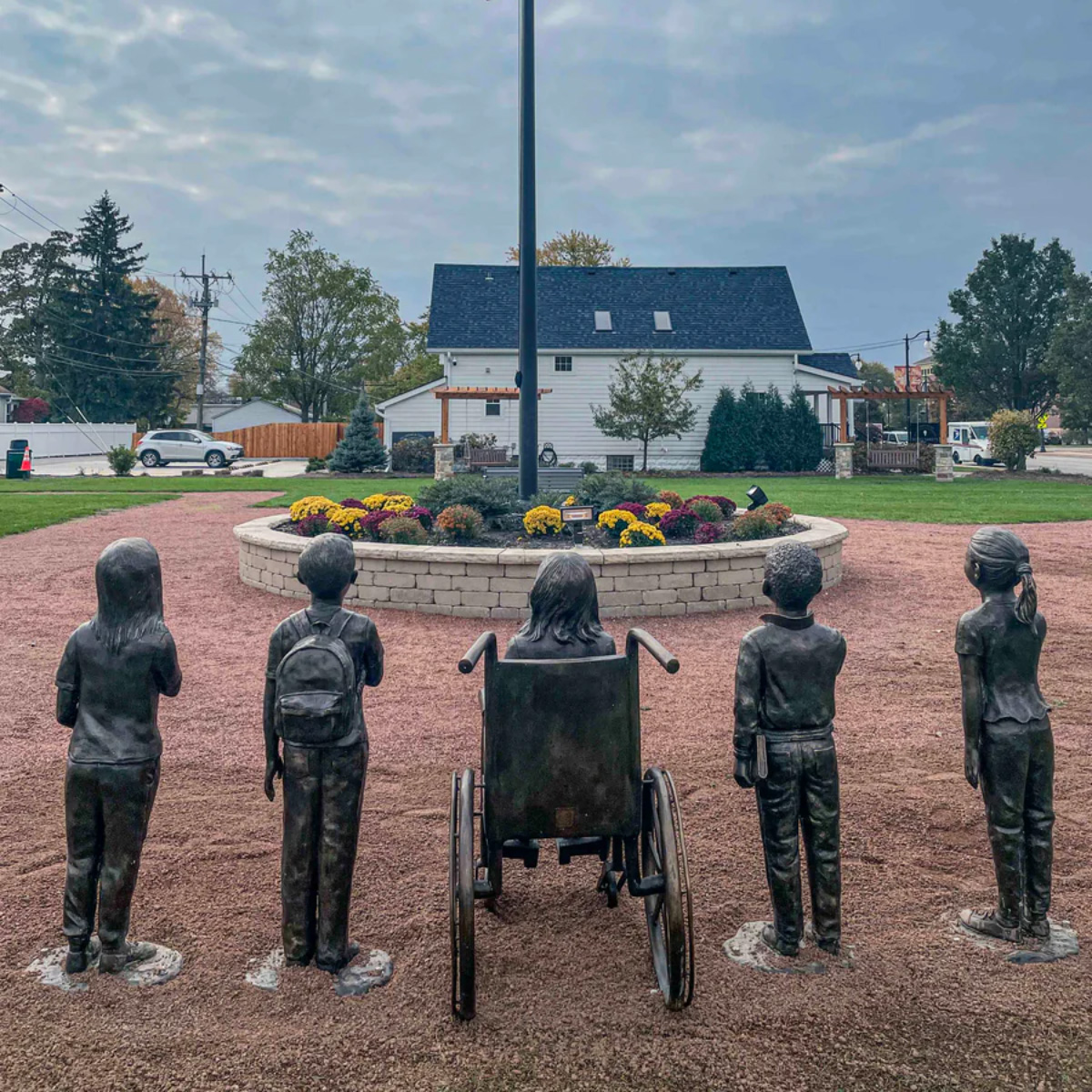 Patriotic Children Statue