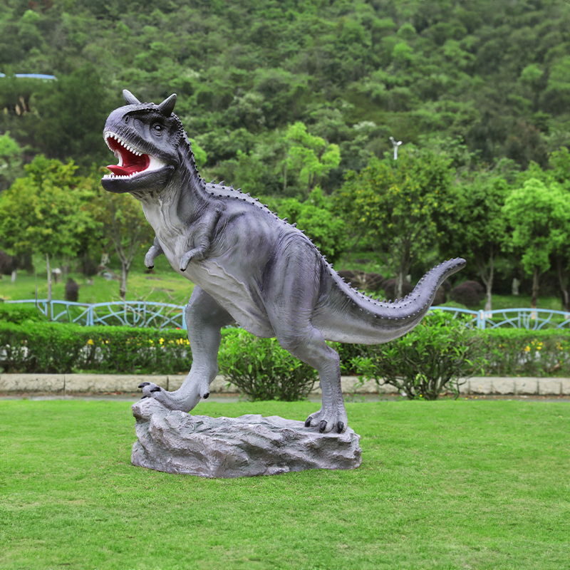 Carnotaurus Statue