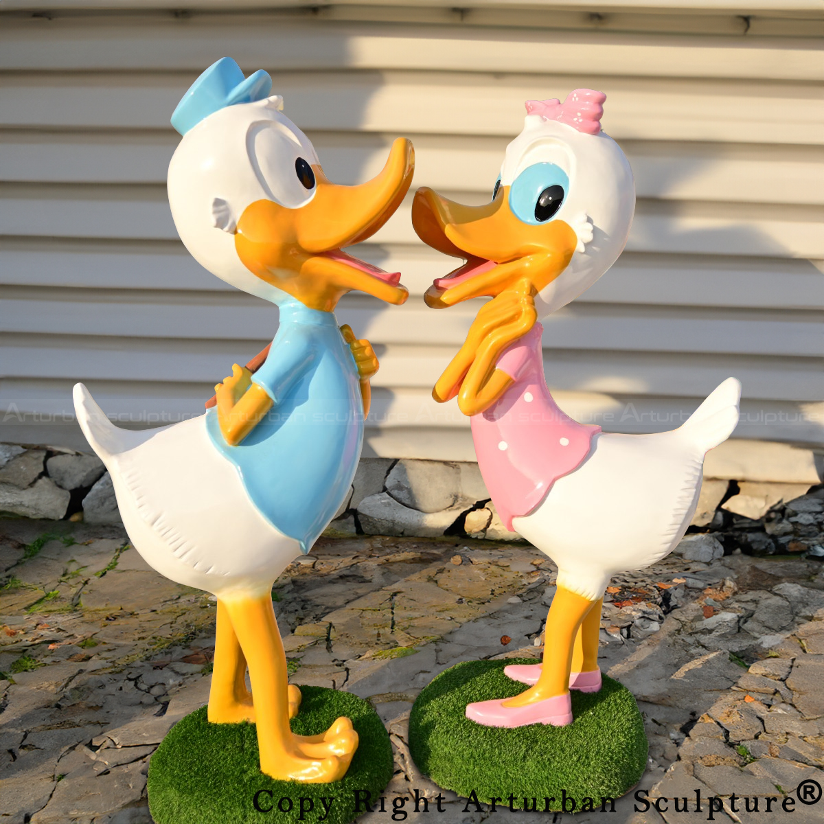 Disney fiberglass Statue Daisy and Donald