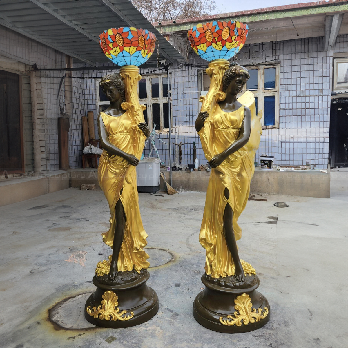 Nouveau-style Woman Statue Lamp
