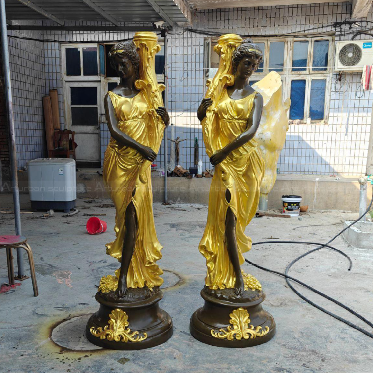pair of Woman bronze Statues Lamp