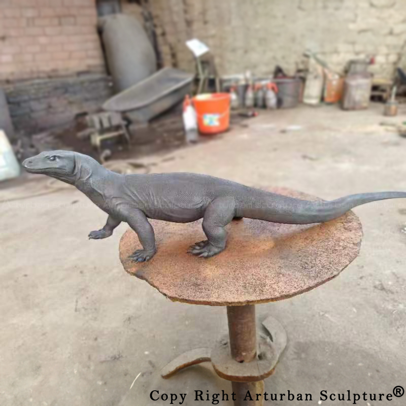 Komodo Dragon Figure bronze statue with alert expression