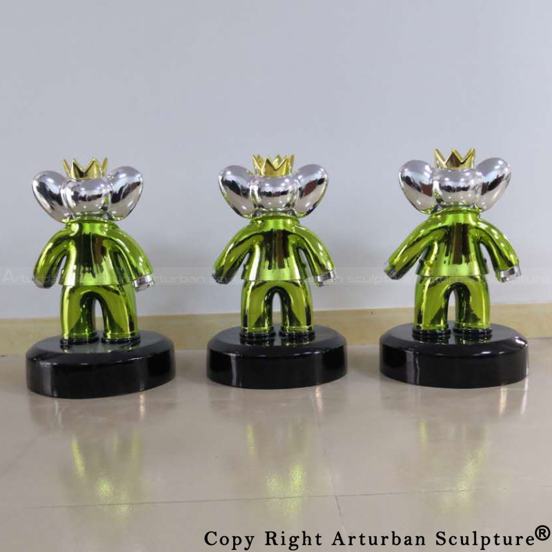 Back view of three vincent Faudemer's sculptures