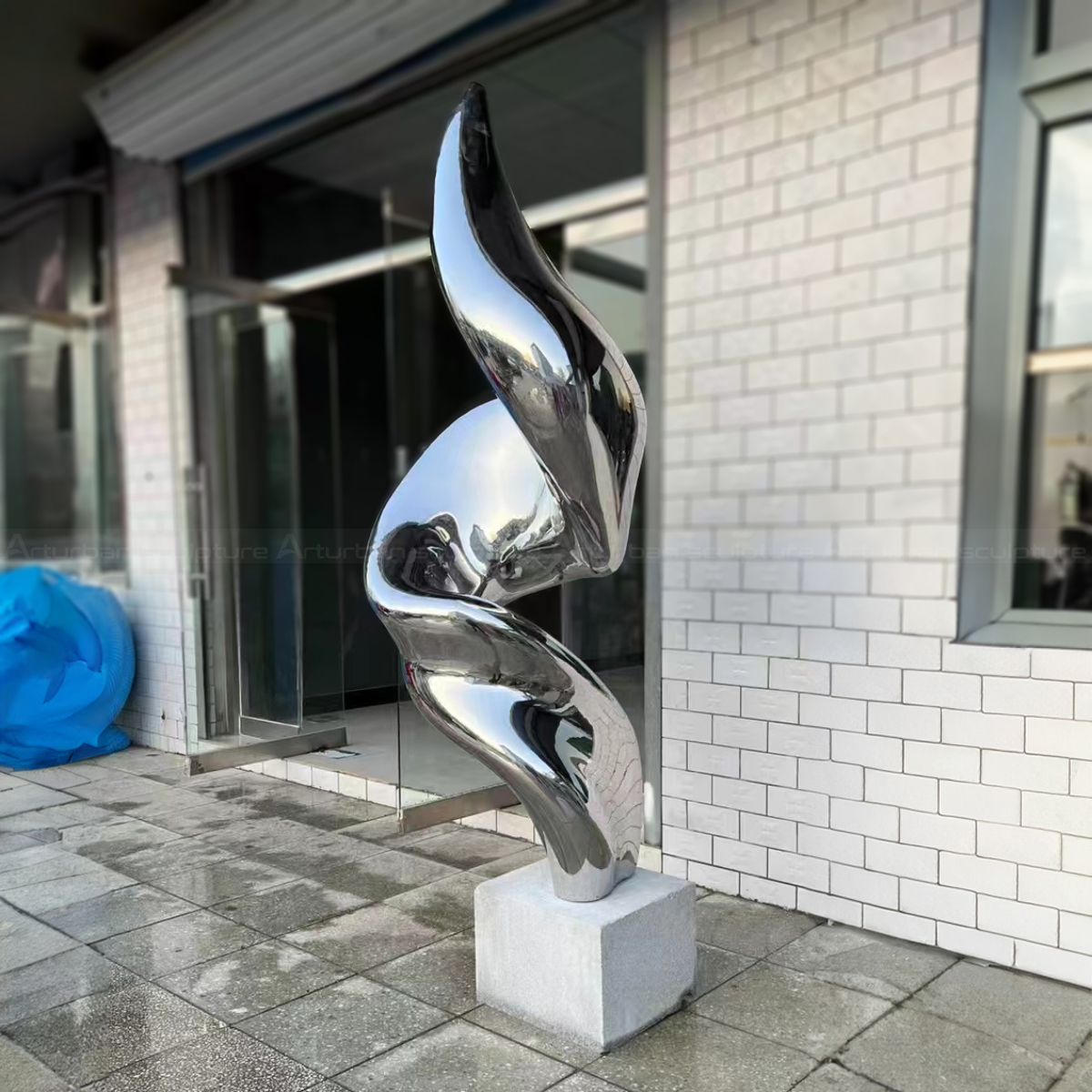 Garden Modern Sculptures made of polished stainless steel