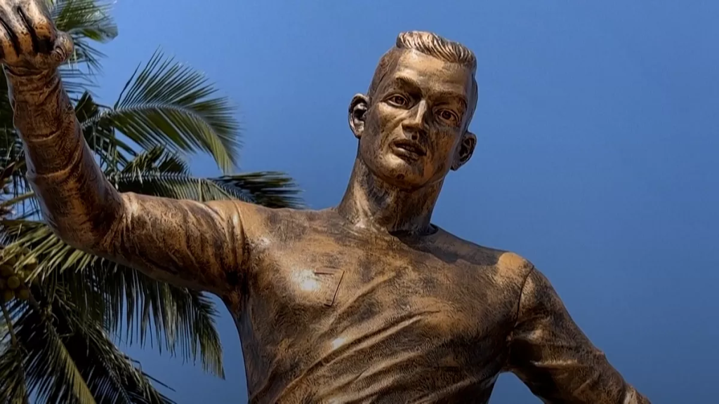 Close-up of Ronaldo statue's face and jersey number 7