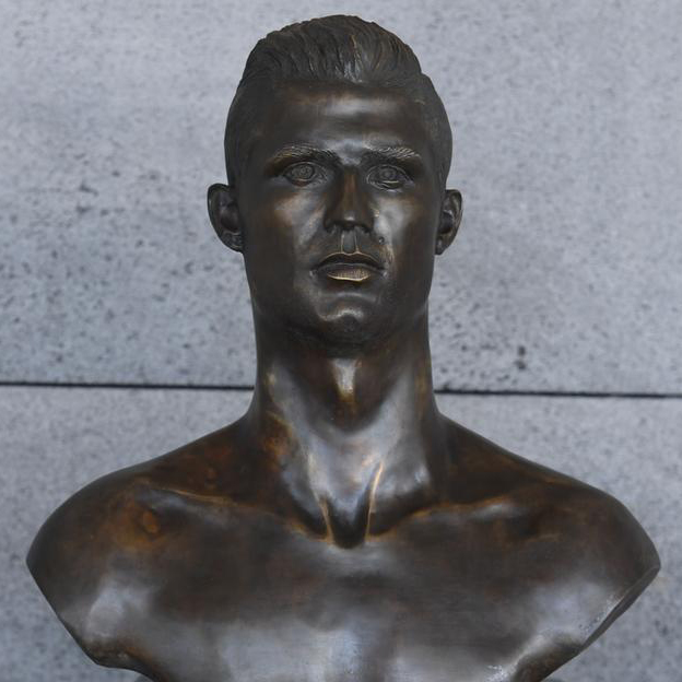 Ronaldo Bust replace