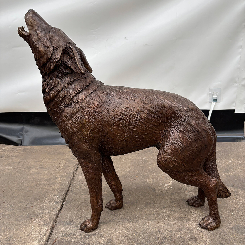 bronze Howling Wolf Garden Statue