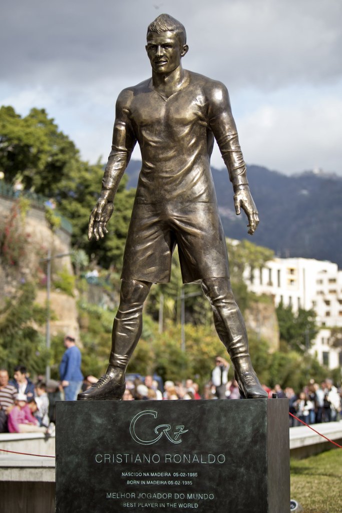 bronze Statue of Ronaldo in Funchal