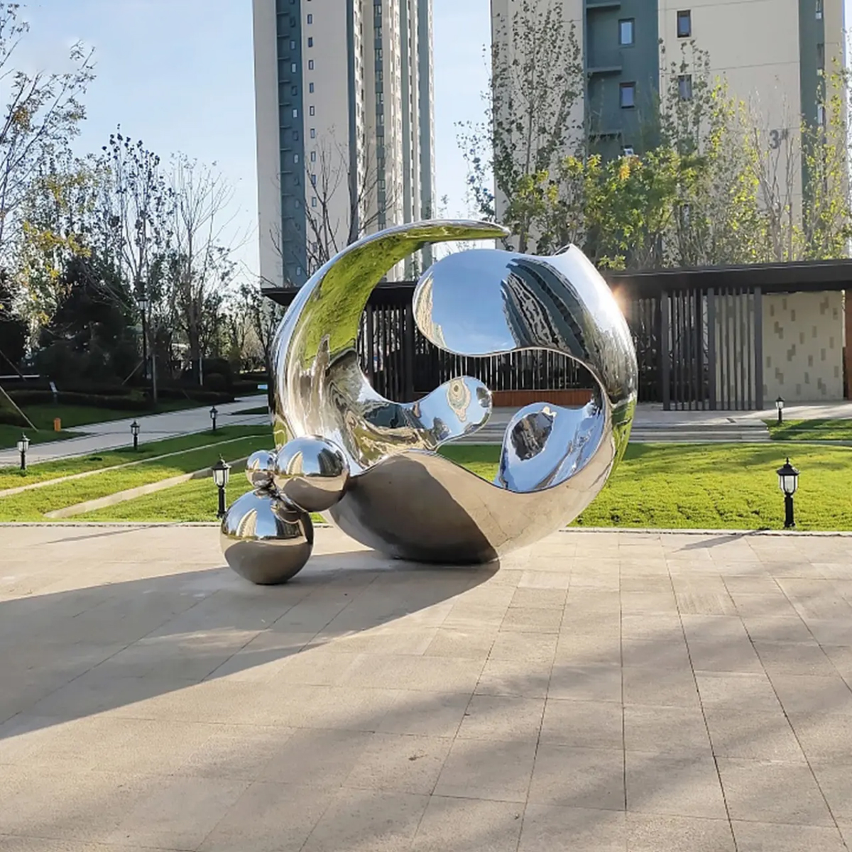 Artistic Large Stainless Steel Garden Sculptures