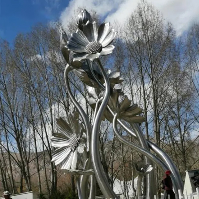 Outdoor stainless steel Metal Flower Statue resembling blooming cosmos flowers