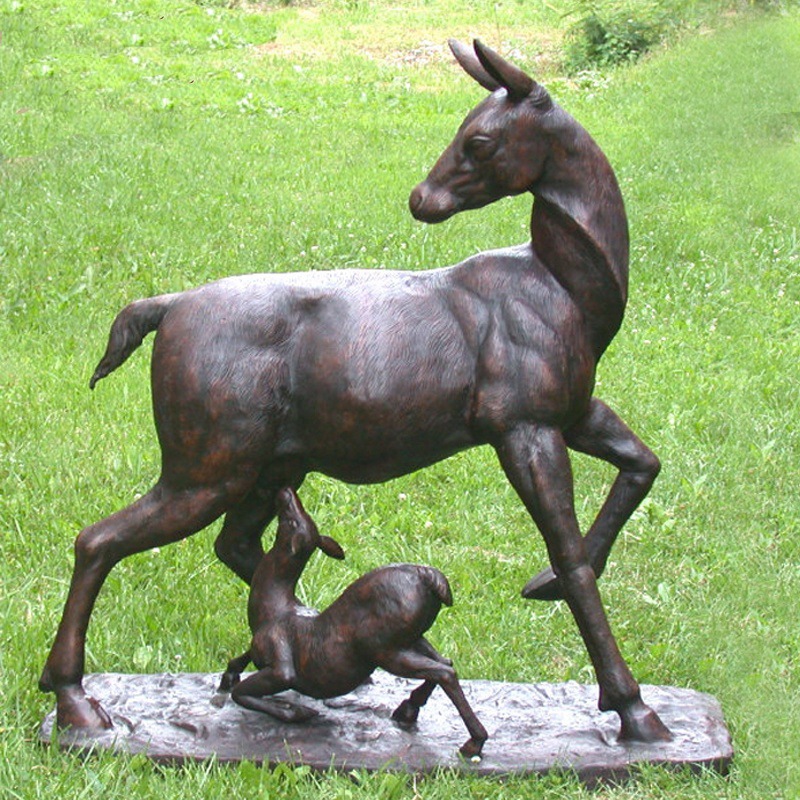bronze Outdoor Deer Ornaments doe nursing fawn