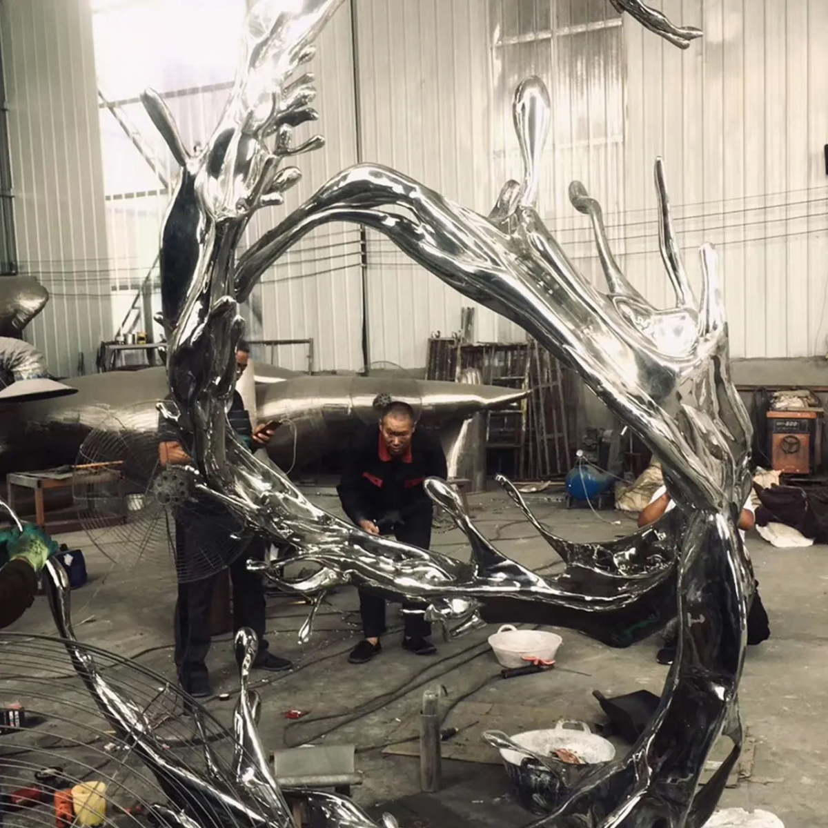large-scale Wave Statue made of stainless steel