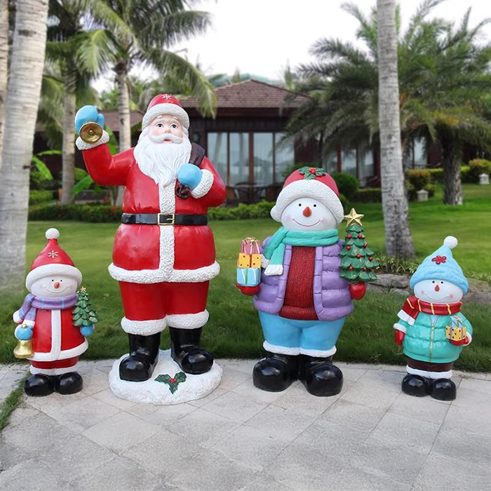Fiberglass Outdoor Christmas Decorations with Santa and three snowmen