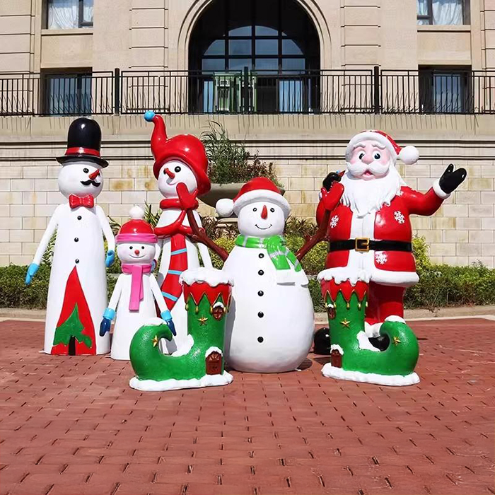Outdoor Christmas Sculptures