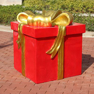 Large red gift box fiberglass Outdoor Christmas Sculptures with golden ribbon