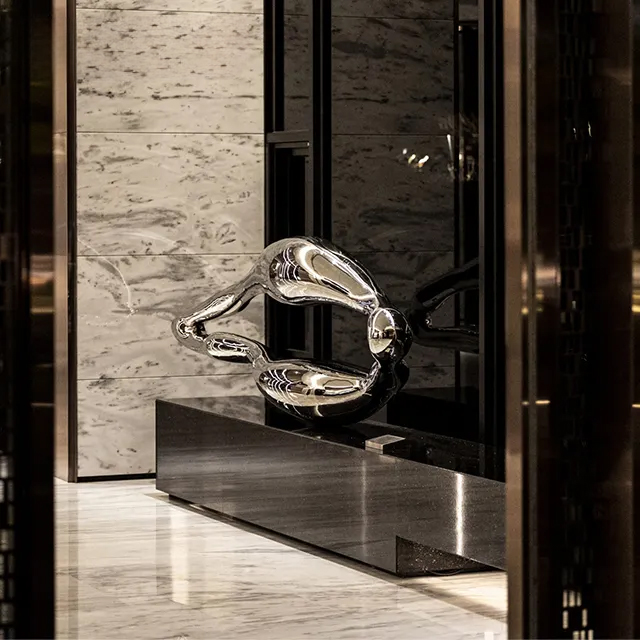 Mirror polished stainless steel Abstract Art Statue