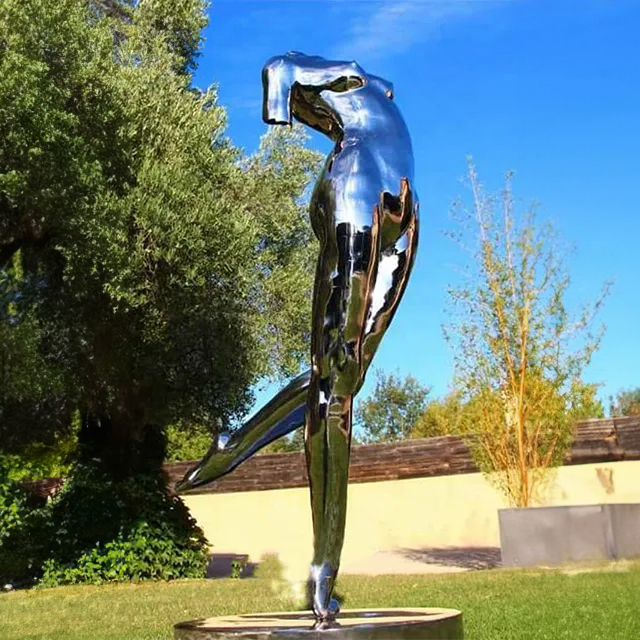 Mirror-polished stainless steel Torso Statue Female artwork
