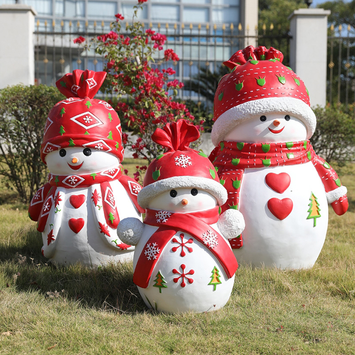 Resin Snowman Statue Outdoor in a group display