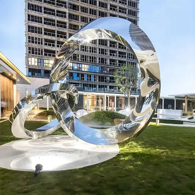 Two interlaced Stainless Steel Ring Statues Outdoor
