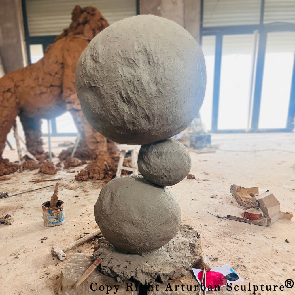 4-Annie Morris stack Sculpture in clay stage