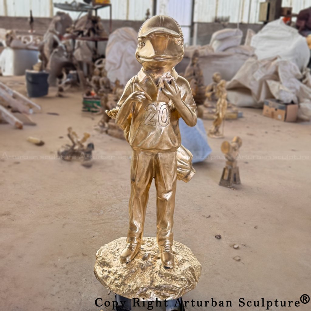9-Bronze Frog Playing Golf Sculpture in welding and polishing stage