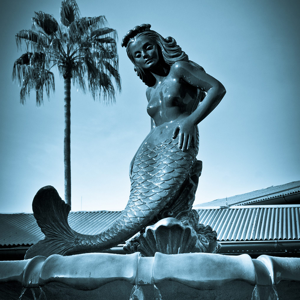 Mermaid Fountain from the Movie Splash (2)