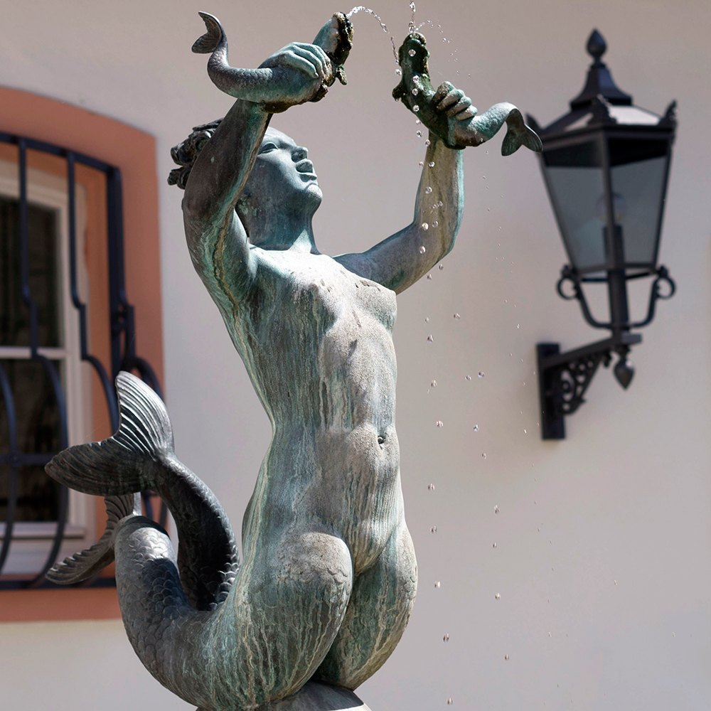 Mermaid Statue fischweiberbrunnen in Mainz, Germany (3)
