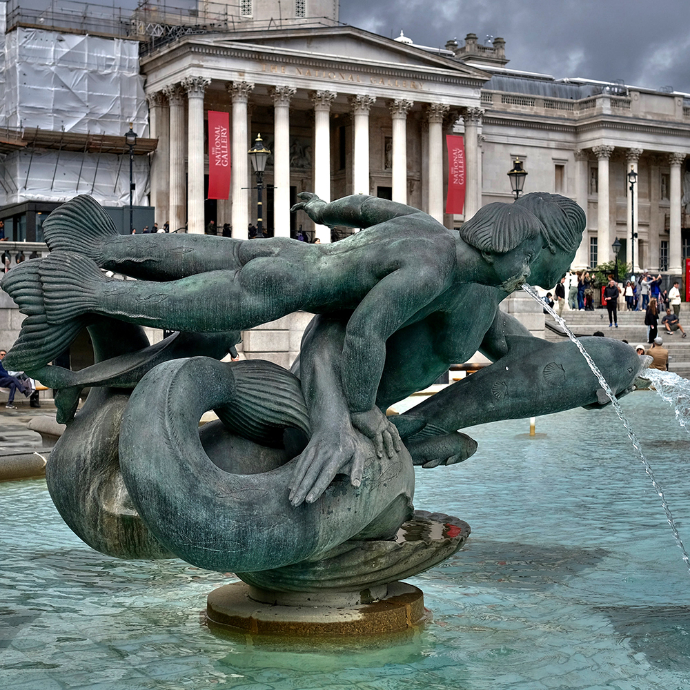 Mermaid fountain, Trafalgar Square (2)