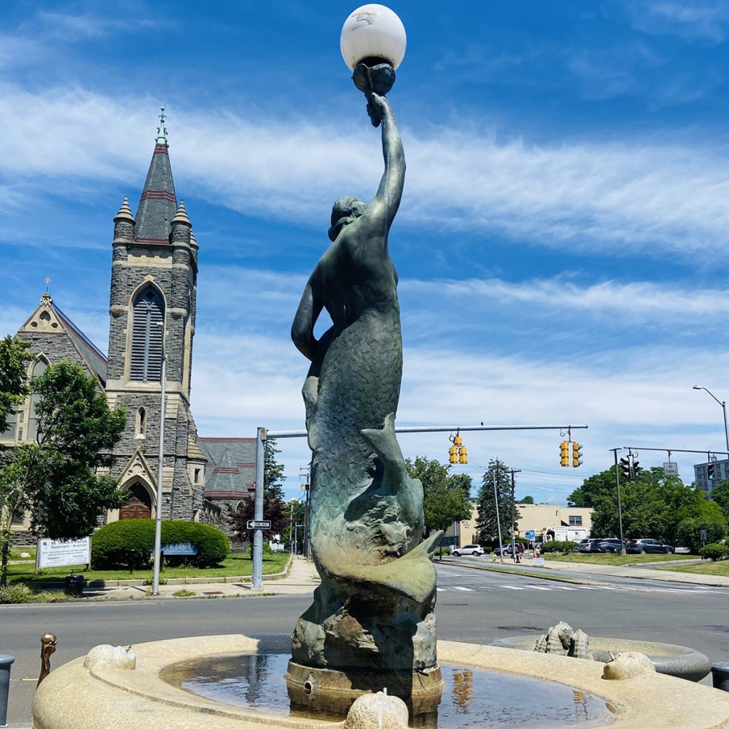 Nathaniel Wheeler Memorial mermaid Fountains (1)