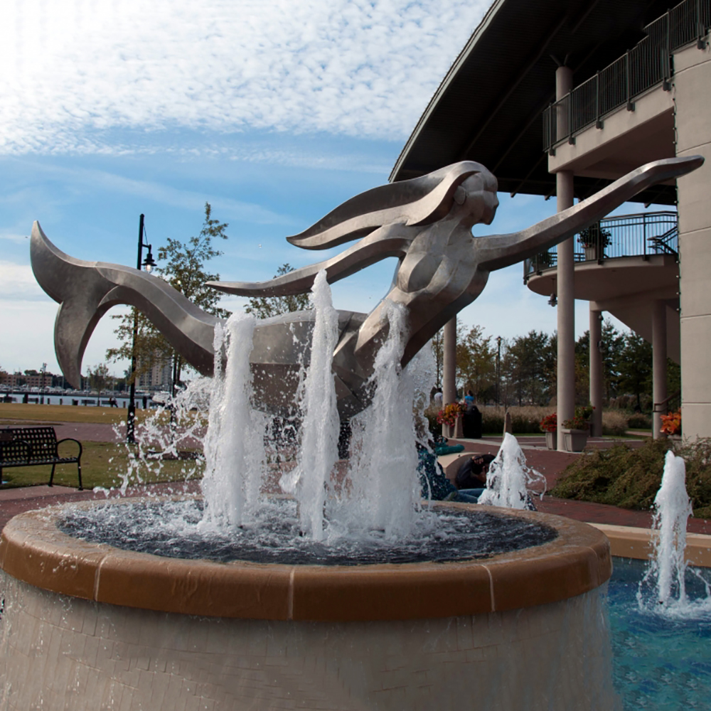 Norfolk Mermaid fountain (1)