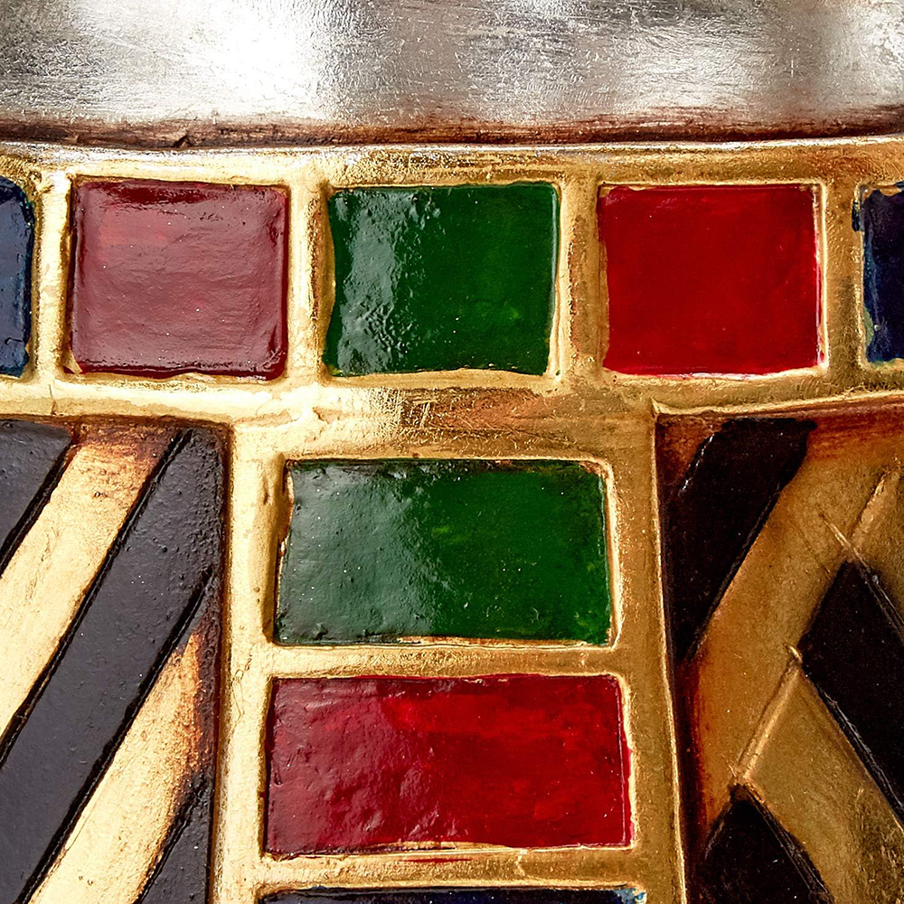 close-up of colorful patterns on Pharaoh's Servant Statue