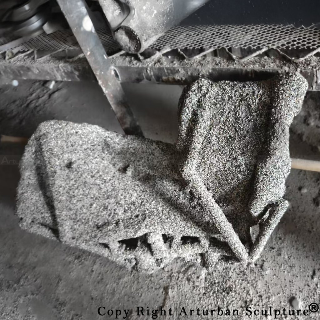 5-ceramic shell of the three ladies sculpture